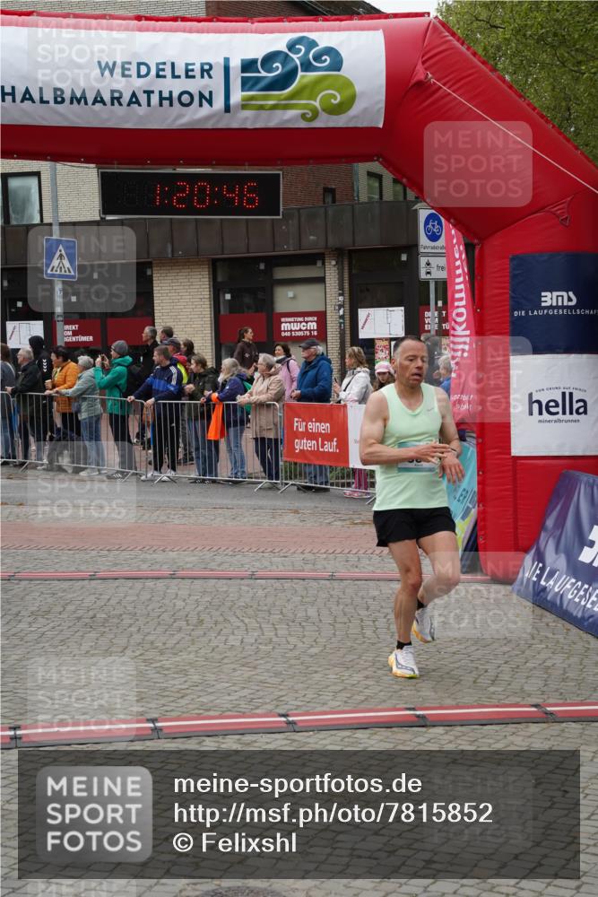 04.05.2025 - 8. Wedeler Halbmarathon Felixshl http://msf.ph/oto/7815852 04.05.2025 11:20:44 Ziel 617, 984 meine-sportfotos.de