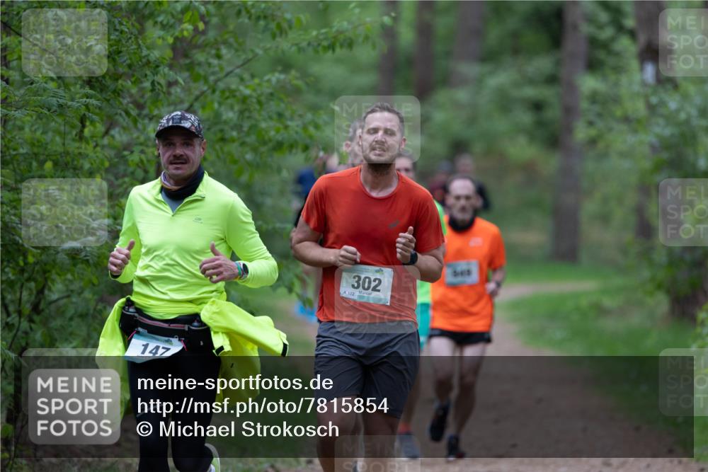04.05.2025 - 8. Wedeler Halbmarathon Michael Strokosch http://msf.ph/oto/7815854 04.05.2025 10:35:05 Laufen 147, 302, 102, 31415 meine-sportfotos.de