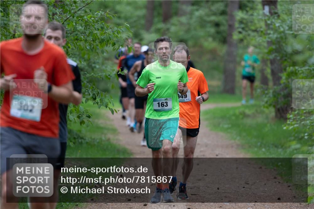 04.05.2025 - 8. Wedeler Halbmarathon Michael Strokosch http://msf.ph/oto/7815867 04.05.2025 10:35:08 Laufen 302, 163, 49, 13 meine-sportfotos.de