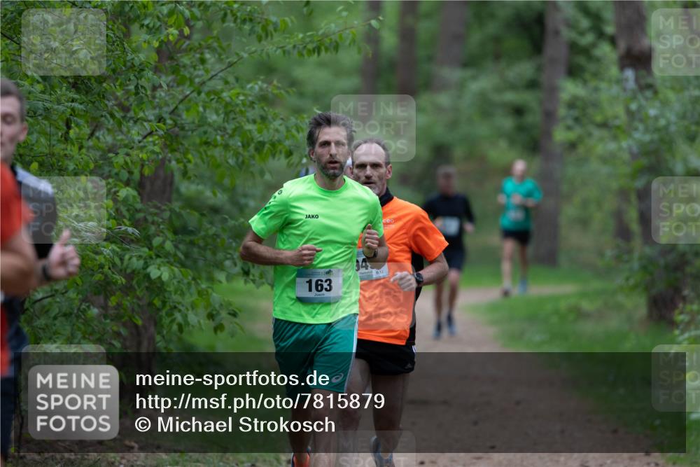 04.05.2025 - 8. Wedeler Halbmarathon Michael Strokosch http://msf.ph/oto/7815879 04.05.2025 10:35:09 Laufen 163, 04, 13 meine-sportfotos.de