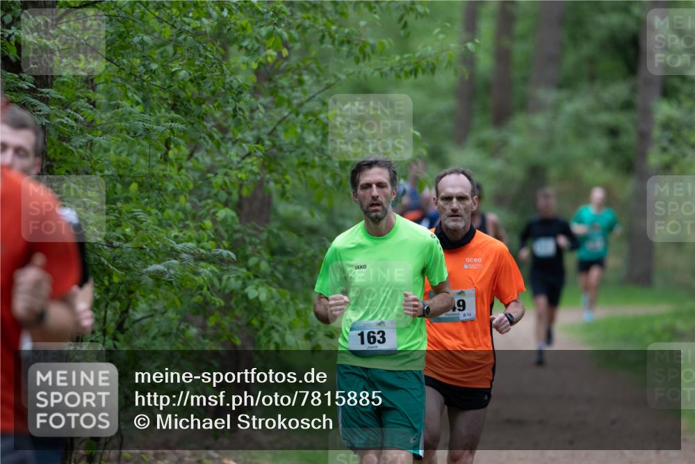 04.05.2025 - 8. Wedeler Halbmarathon Michael Strokosch http://msf.ph/oto/7815885 04.05.2025 10:35:10 Laufen 163, 9, 13 meine-sportfotos.de