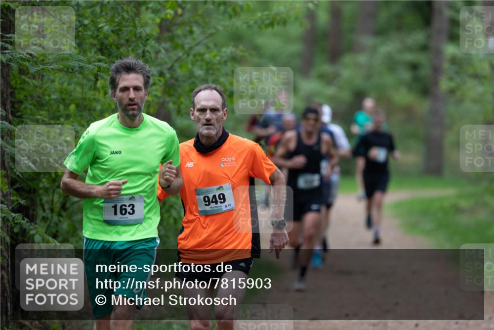 04.05.2025 - 8. Wedeler Halbmarathon Michael Strokosch http://msf.ph/oto/7815903 04.05.2025 10:35:11 Laufen 2018, 163, 949, 13 meine-sportfotos.de