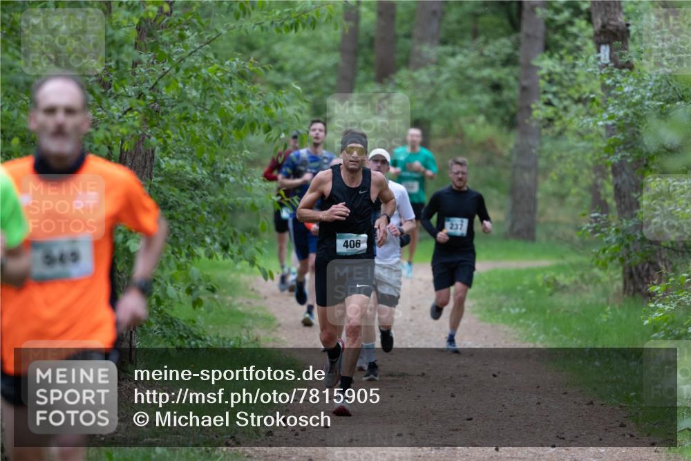 04.05.2025 - 8. Wedeler Halbmarathon Michael Strokosch http://msf.ph/oto/7815905 04.05.2025 10:35:13 Laufen 545, 406, 237 meine-sportfotos.de