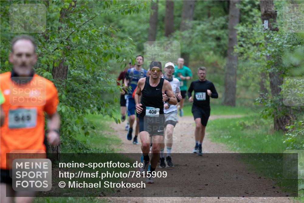 04.05.2025 - 8. Wedeler Halbmarathon Michael Strokosch http://msf.ph/oto/7815909 04.05.2025 10:35:13 Laufen 545, 406, 237 meine-sportfotos.de