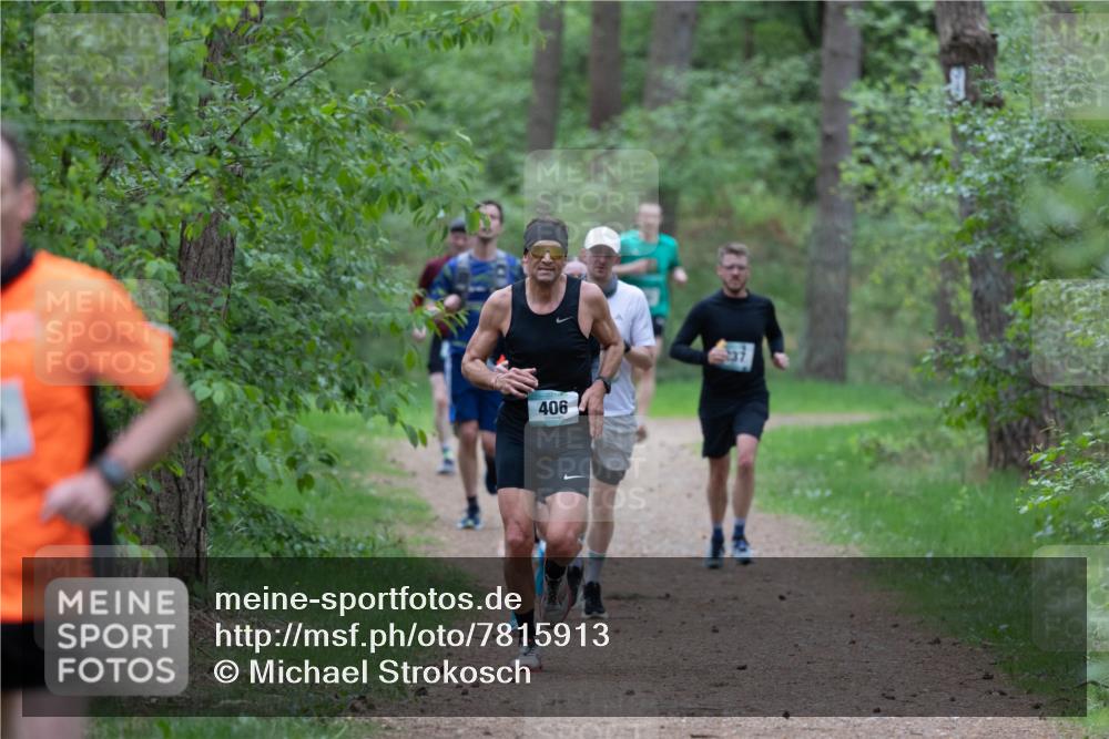 04.05.2025 - 8. Wedeler Halbmarathon Michael Strokosch http://msf.ph/oto/7815913 04.05.2025 10:35:13 Laufen 406 meine-sportfotos.de