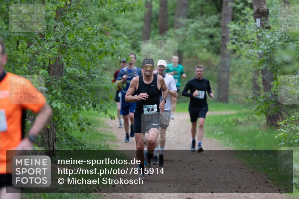 04.05.2025 - 8. Wedeler Halbmarathon Michael Strokosch http://msf.ph/oto/7815914 04.05.2025 10:35:13 Laufen 406 meine-sportfotos.de