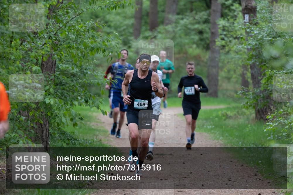 04.05.2025 - 8. Wedeler Halbmarathon Michael Strokosch http://msf.ph/oto/7815916 04.05.2025 10:35:14 Laufen 406, 237, 2 meine-sportfotos.de