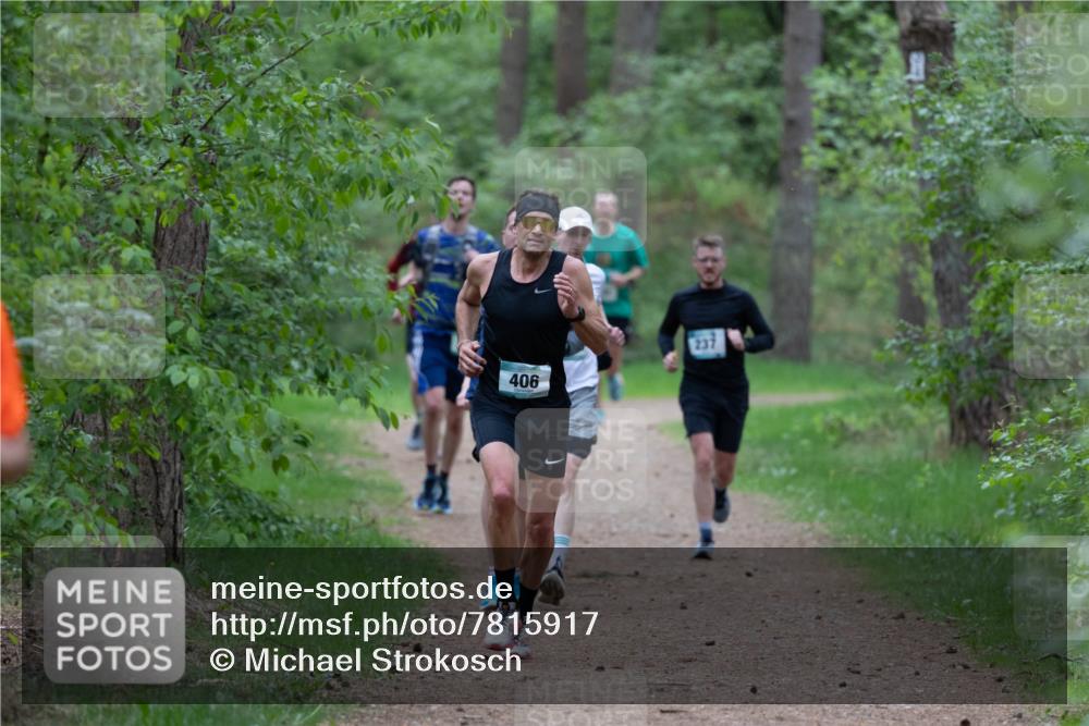 04.05.2025 - 8. Wedeler Halbmarathon Michael Strokosch http://msf.ph/oto/7815917 04.05.2025 10:35:14 Laufen 406, 237 meine-sportfotos.de