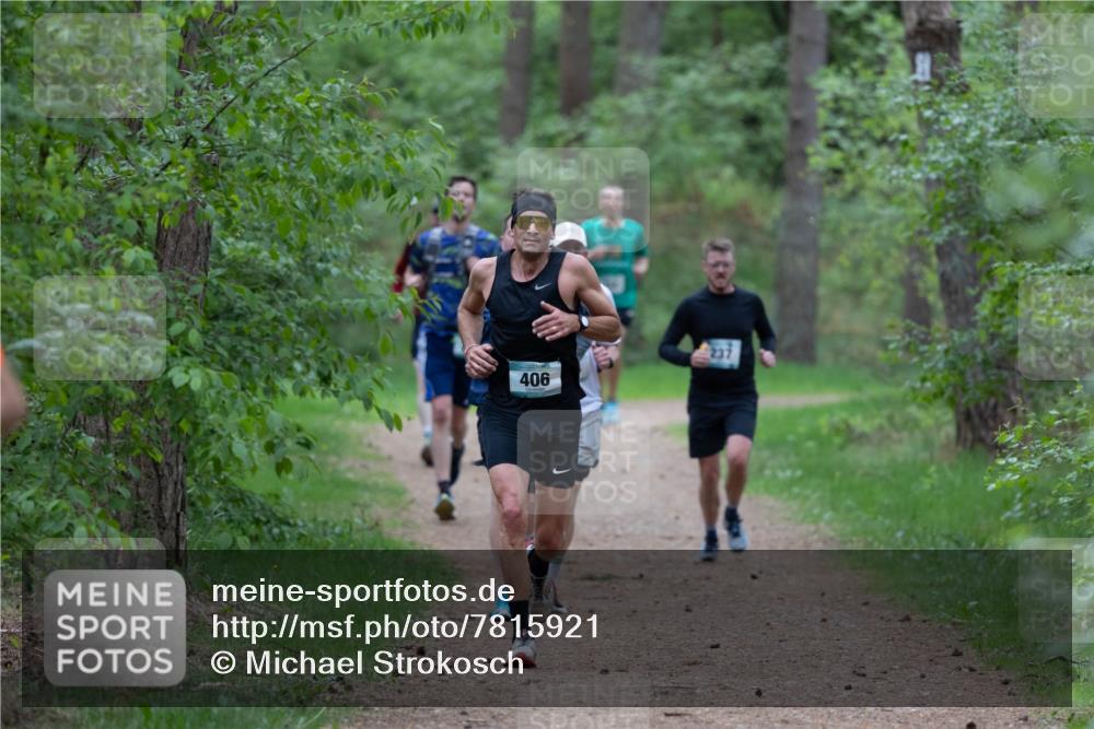 04.05.2025 - 8. Wedeler Halbmarathon Michael Strokosch http://msf.ph/oto/7815921 04.05.2025 10:35:14 Laufen 406, 237 meine-sportfotos.de