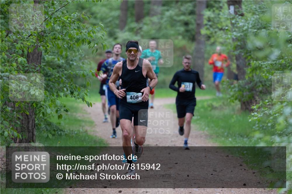 04.05.2025 - 8. Wedeler Halbmarathon Michael Strokosch http://msf.ph/oto/7815942 04.05.2025 10:35:16 Laufen 406 meine-sportfotos.de