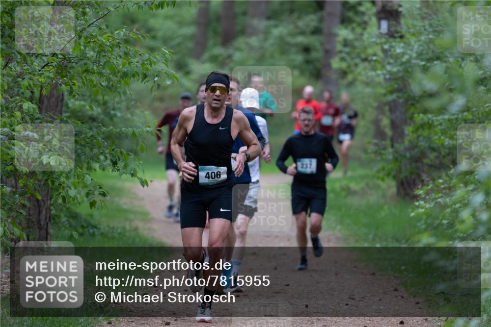 04.05.2025 - 8. Wedeler Halbmarathon Michael Strokosch http://msf.ph/oto/7815955 04.05.2025 10:35:17 Laufen 406 meine-sportfotos.de
