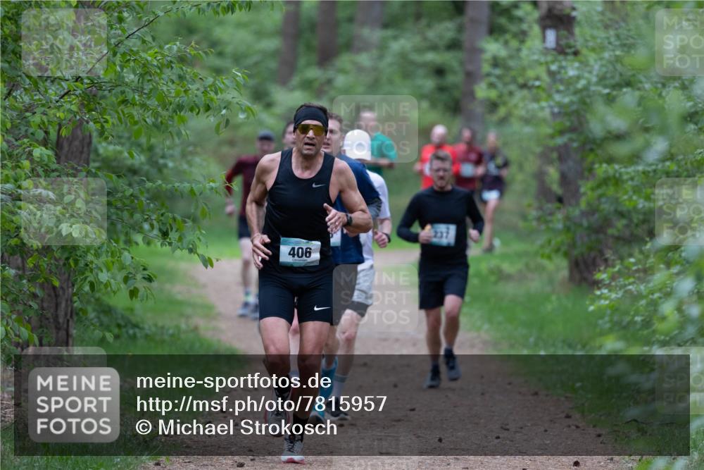 04.05.2025 - 8. Wedeler Halbmarathon Michael Strokosch http://msf.ph/oto/7815957 04.05.2025 10:35:17 Laufen 406 meine-sportfotos.de