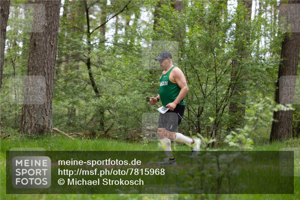 04.05.2025 - 8. Wedeler Halbmarathon Michael Strokosch http://msf.ph/oto/7815968 04.05.2025 10:36:52 Laufen 203 meine-sportfotos.de