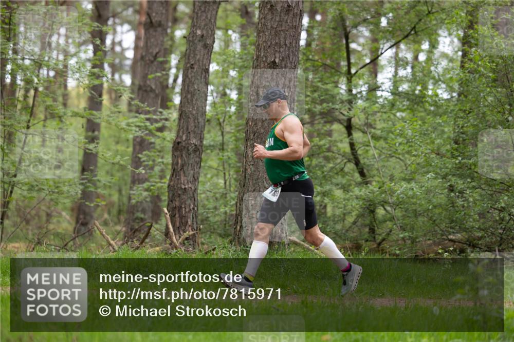 04.05.2025 - 8. Wedeler Halbmarathon Michael Strokosch http://msf.ph/oto/7815971 04.05.2025 10:36:52 Laufen 03 meine-sportfotos.de