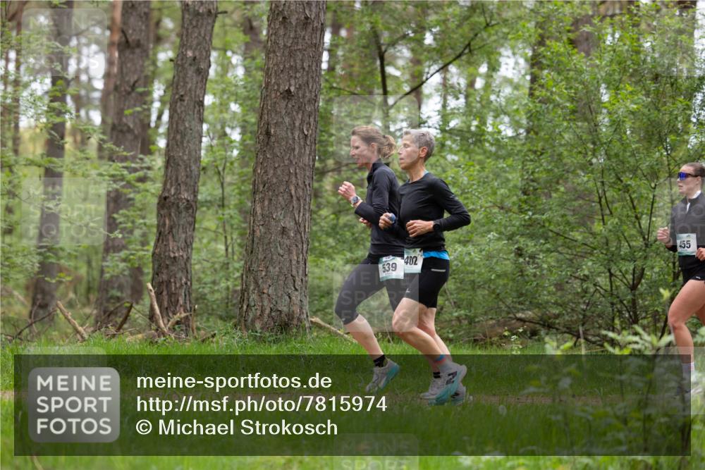 04.05.2025 - 8. Wedeler Halbmarathon Michael Strokosch http://msf.ph/oto/7815974 04.05.2025 10:36:54 Laufen 402, 539, 455 meine-sportfotos.de
