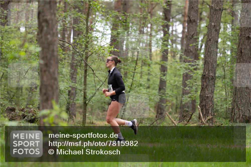 04.05.2025 - 8. Wedeler Halbmarathon Michael Strokosch http://msf.ph/oto/7815982 04.05.2025 10:36:56 Laufen 55 meine-sportfotos.de