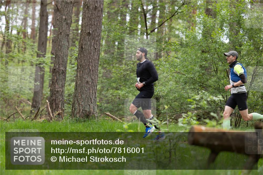 04.05.2025 - 8. Wedeler Halbmarathon Michael Strokosch http://msf.ph/oto/7816001 04.05.2025 10:37:18 Laufen  meine-sportfotos.de