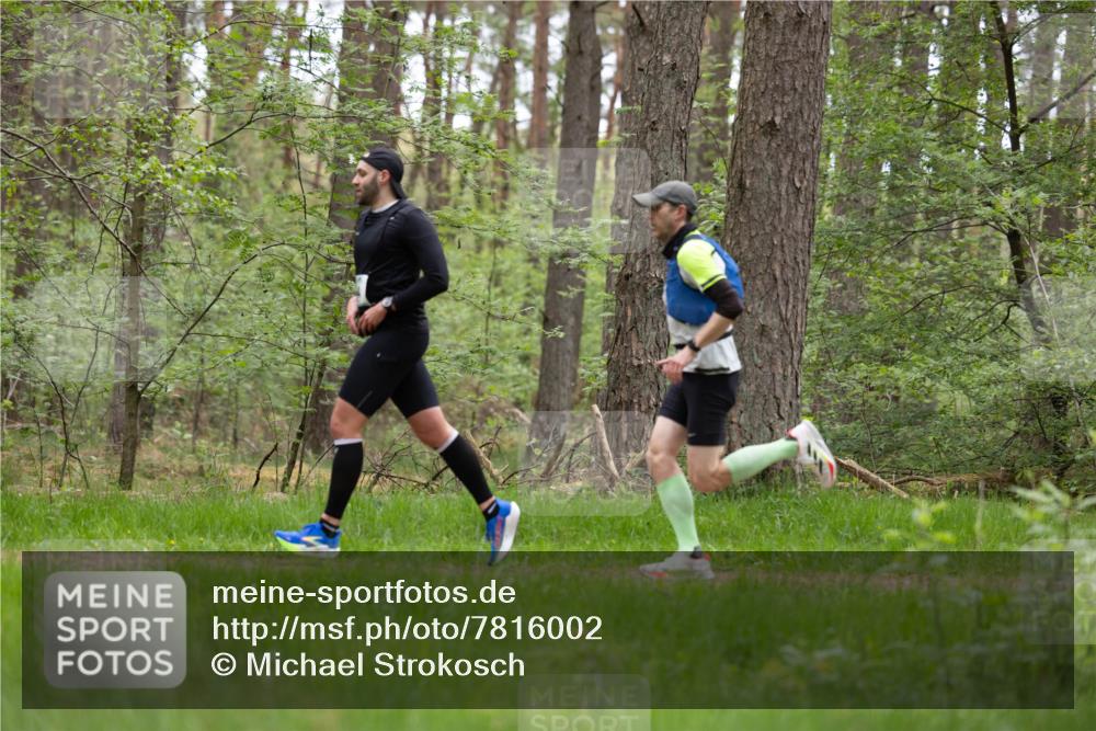 04.05.2025 - 8. Wedeler Halbmarathon Michael Strokosch http://msf.ph/oto/7816002 04.05.2025 10:37:19 Laufen  meine-sportfotos.de