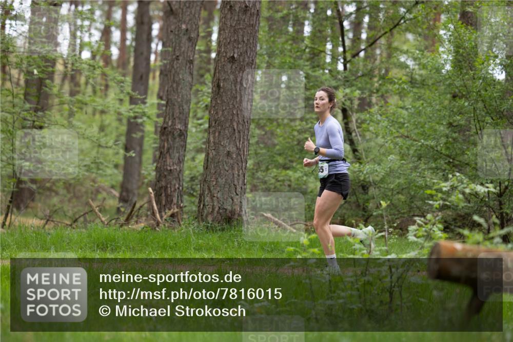 04.05.2025 - 8. Wedeler Halbmarathon Michael Strokosch http://msf.ph/oto/7816015 04.05.2025 10:37:29 Laufen 55 meine-sportfotos.de