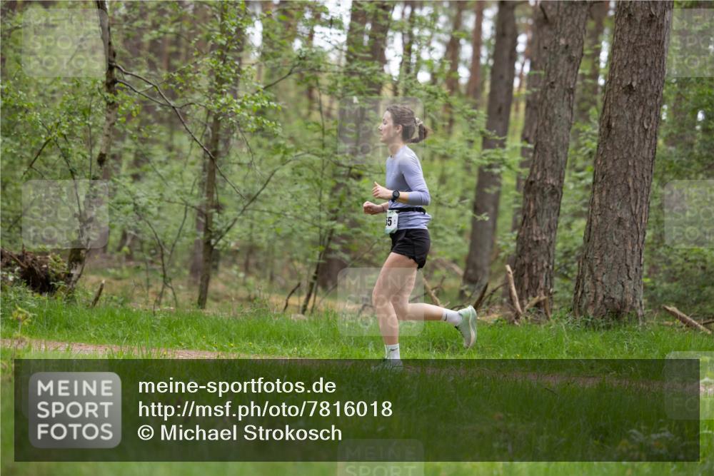 04.05.2025 - 8. Wedeler Halbmarathon Michael Strokosch http://msf.ph/oto/7816018 04.05.2025 10:37:29 Laufen 15 meine-sportfotos.de