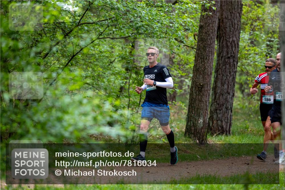 04.05.2025 - 8. Wedeler Halbmarathon Michael Strokosch http://msf.ph/oto/7816034 04.05.2025 10:37:43 Laufen 860, 11, 186 meine-sportfotos.de