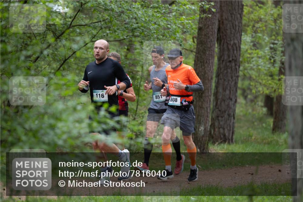 04.05.2025 - 8. Wedeler Halbmarathon Michael Strokosch http://msf.ph/oto/7816040 04.05.2025 10:37:44 Laufen 116, 851, 808 meine-sportfotos.de