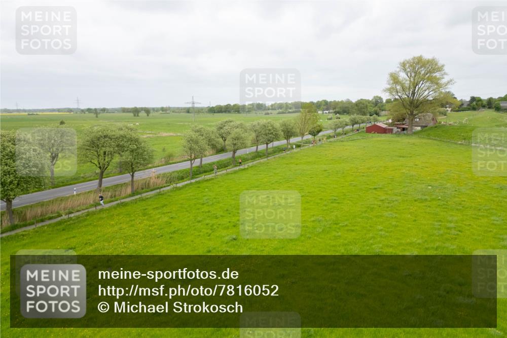 04.05.2025 - 8. Wedeler Halbmarathon Michael Strokosch http://msf.ph/oto/7816052 04.05.2025 10:39:47 Laufen  meine-sportfotos.de