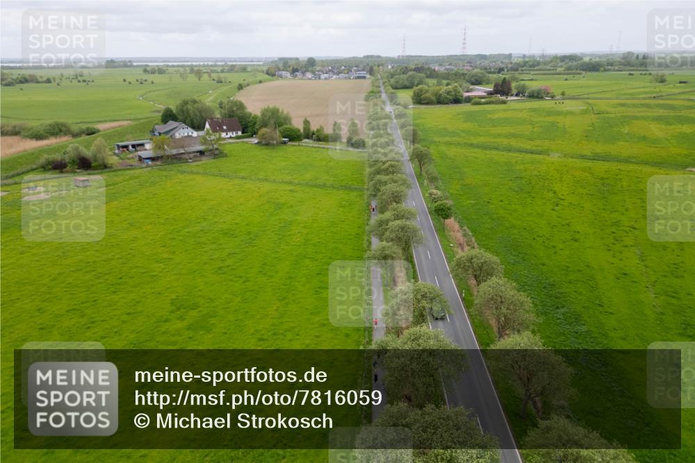 04.05.2025 - 8. Wedeler Halbmarathon Michael Strokosch http://msf.ph/oto/7816059 04.05.2025 10:40:49 Laufen  meine-sportfotos.de