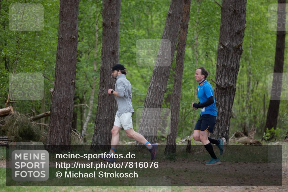 04.05.2025 - 8. Wedeler Halbmarathon Michael Strokosch http://msf.ph/oto/7816076 04.05.2025 10:41:06 Laufen  meine-sportfotos.de