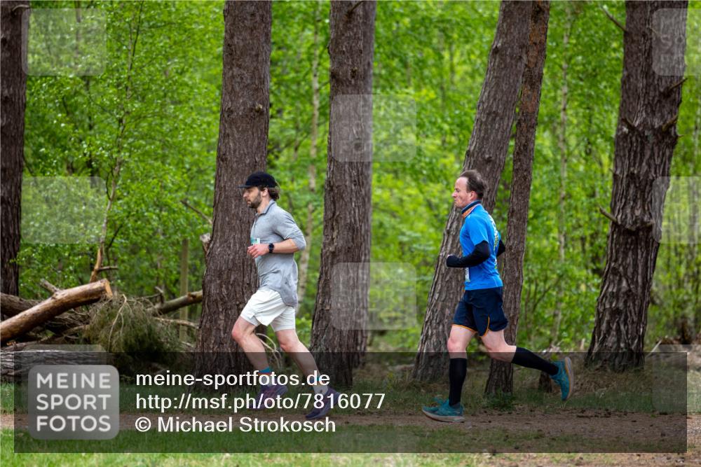 04.05.2025 - 8. Wedeler Halbmarathon Michael Strokosch http://msf.ph/oto/7816077 04.05.2025 10:41:06 Laufen  meine-sportfotos.de