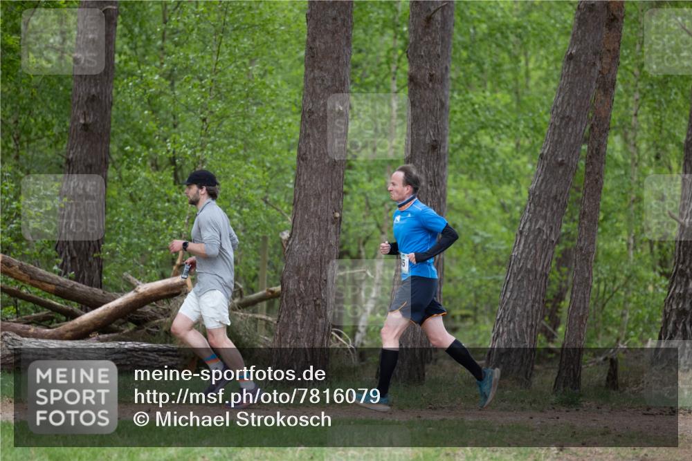 04.05.2025 - 8. Wedeler Halbmarathon Michael Strokosch http://msf.ph/oto/7816079 04.05.2025 10:41:07 Laufen 5 meine-sportfotos.de
