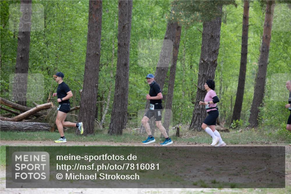 04.05.2025 - 8. Wedeler Halbmarathon Michael Strokosch http://msf.ph/oto/7816081 04.05.2025 10:41:10 Laufen 434 meine-sportfotos.de