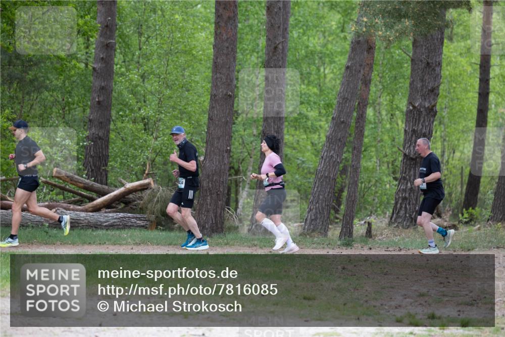 04.05.2025 - 8. Wedeler Halbmarathon Michael Strokosch http://msf.ph/oto/7816085 04.05.2025 10:41:11 Laufen 434 meine-sportfotos.de