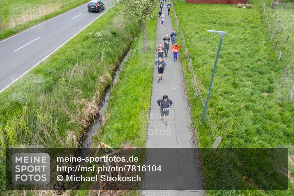 04.05.2025 - 8. Wedeler Halbmarathon Michael Strokosch http://msf.ph/oto/7816104 04.05.2025 10:42:58 Laufen  meine-sportfotos.de