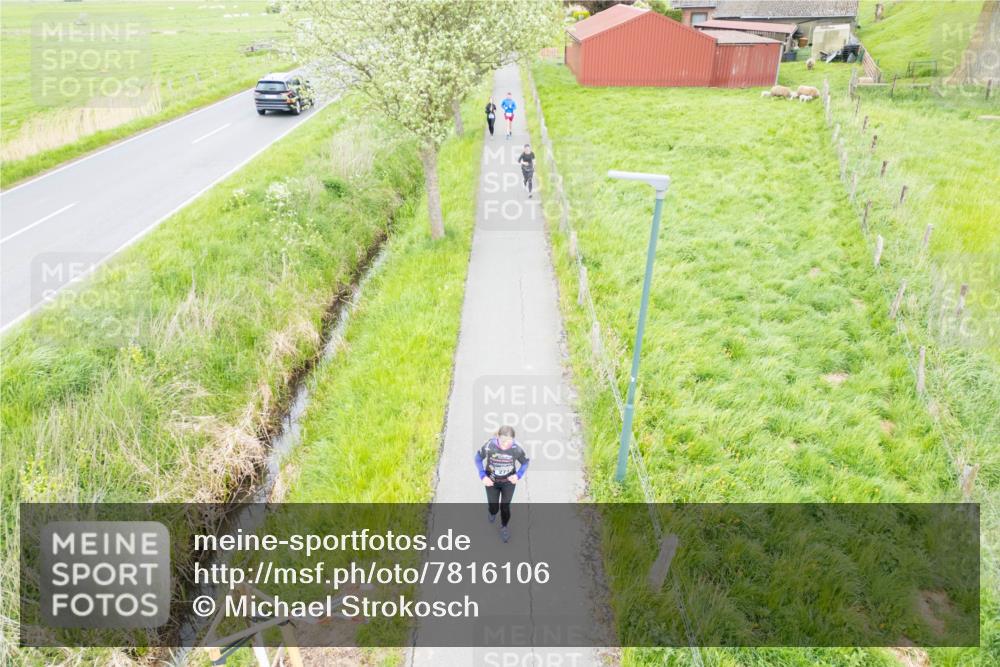 04.05.2025 - 8. Wedeler Halbmarathon Michael Strokosch http://msf.ph/oto/7816106 04.05.2025 10:43:13 Laufen  meine-sportfotos.de