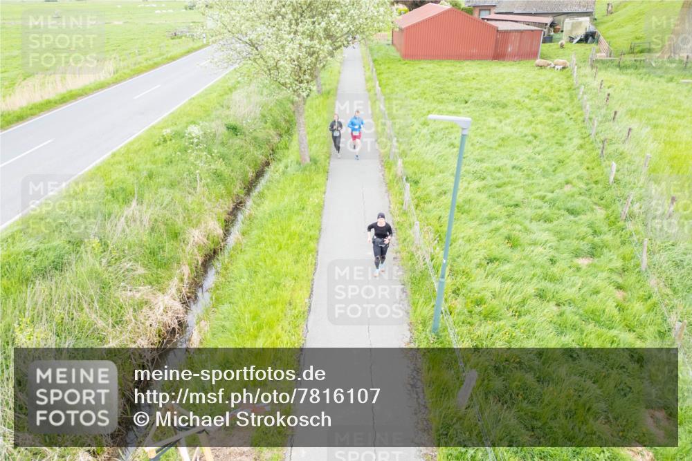 04.05.2025 - 8. Wedeler Halbmarathon Michael Strokosch http://msf.ph/oto/7816107 04.05.2025 10:43:18 Laufen  meine-sportfotos.de