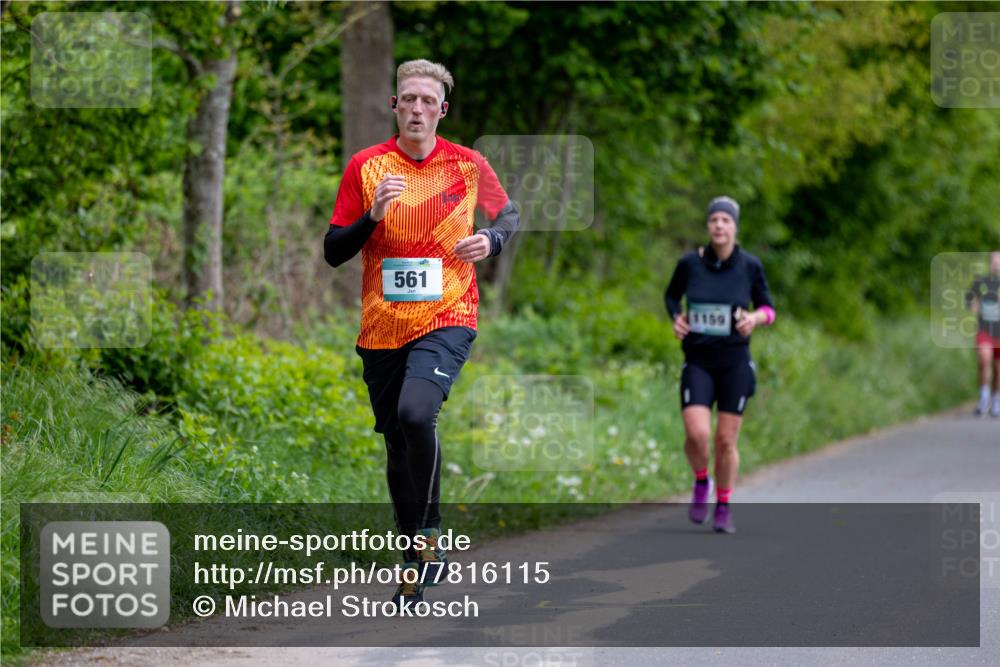 04.05.2025 - 8. Wedeler Halbmarathon Michael Strokosch http://msf.ph/oto/7816115 04.05.2025 10:46:37 Laufen 561, 1159 meine-sportfotos.de
