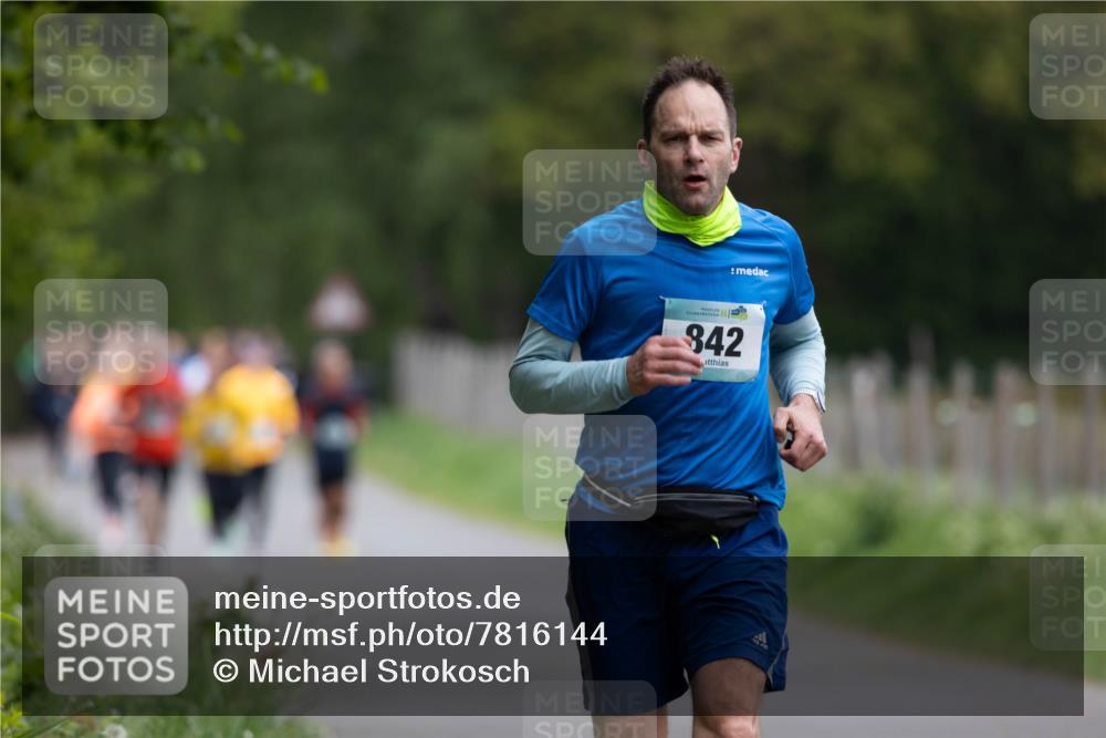 04.05.2025 - 8. Wedeler Halbmarathon Michael Strokosch http://msf.ph/oto/7816144 04.05.2025 10:48:24 Laufen 25, 842 meine-sportfotos.de