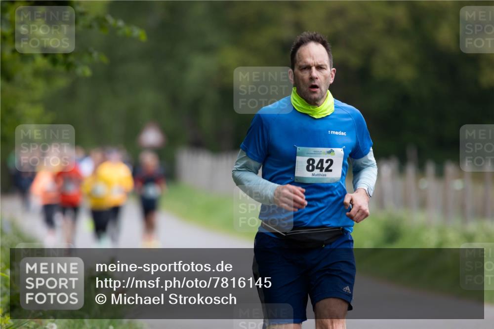 04.05.2025 - 8. Wedeler Halbmarathon Michael Strokosch http://msf.ph/oto/7816145 04.05.2025 10:48:24 Laufen 199, 842 meine-sportfotos.de