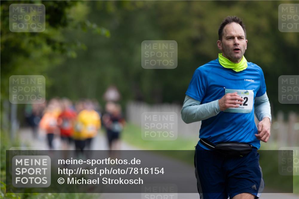04.05.2025 - 8. Wedeler Halbmarathon Michael Strokosch http://msf.ph/oto/7816154 04.05.2025 10:48:25 Laufen 2 meine-sportfotos.de