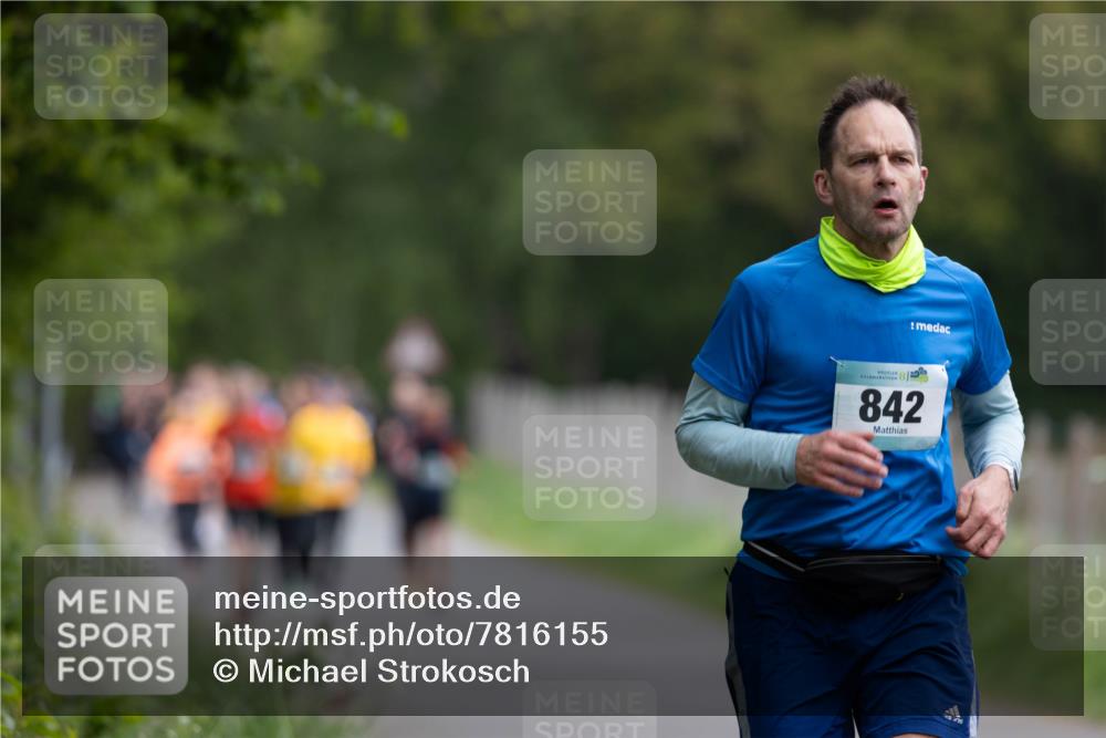 04.05.2025 - 8. Wedeler Halbmarathon Michael Strokosch http://msf.ph/oto/7816155 04.05.2025 10:48:25 Laufen 56, 842 meine-sportfotos.de
