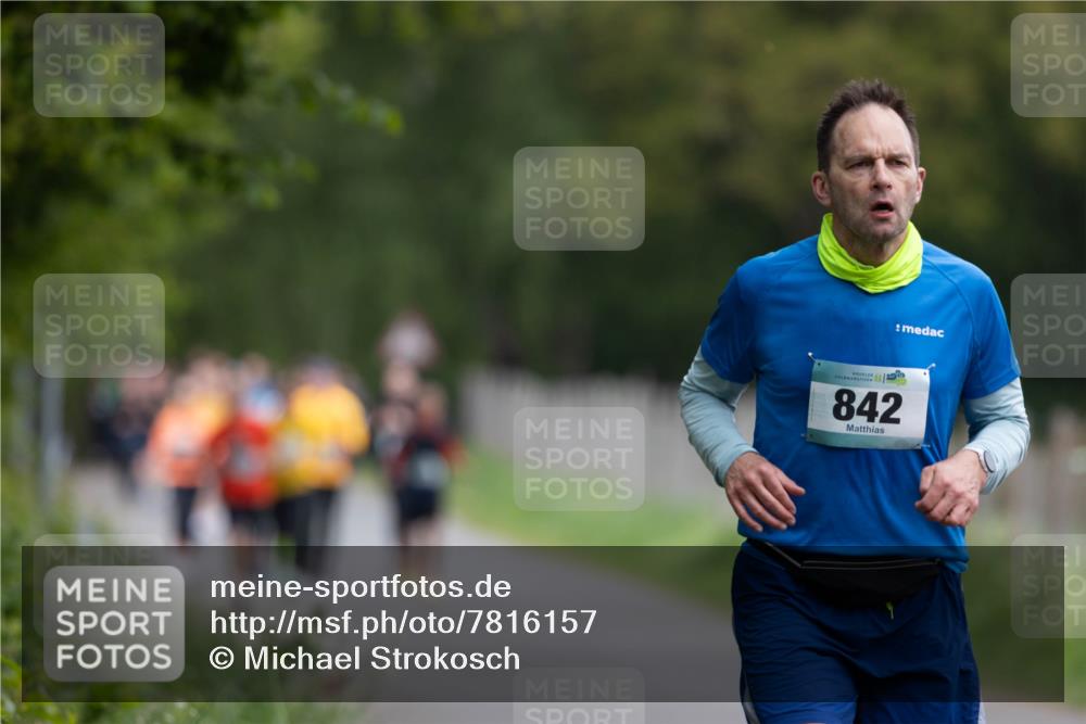 04.05.2025 - 8. Wedeler Halbmarathon Michael Strokosch http://msf.ph/oto/7816157 04.05.2025 10:48:25 Laufen 842 meine-sportfotos.de