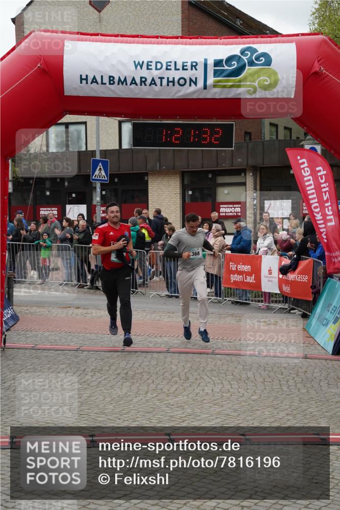 04.05.2025 - 8. Wedeler Halbmarathon Felixshl http://msf.ph/oto/7816196 04.05.2025 11:21:30 Ziel 368, 370, 1157 meine-sportfotos.de