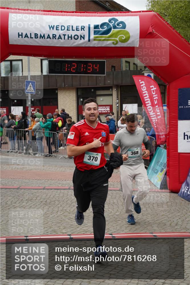 04.05.2025 - 8. Wedeler Halbmarathon Felixshl http://msf.ph/oto/7816268 04.05.2025 11:21:32 Ziel 368, 370 meine-sportfotos.de