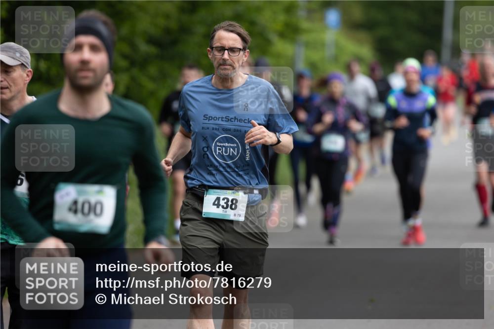 04.05.2025 - 8. Wedeler Halbmarathon Michael Strokosch http://msf.ph/oto/7816279 04.05.2025 10:49:22 Laufen 400, 20, 438, 79 meine-sportfotos.de