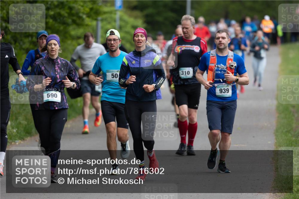 04.05.2025 - 8. Wedeler Halbmarathon Michael Strokosch http://msf.ph/oto/7816302 04.05.2025 10:49:28 Laufen 590, 50, 50, 310, 939 meine-sportfotos.de