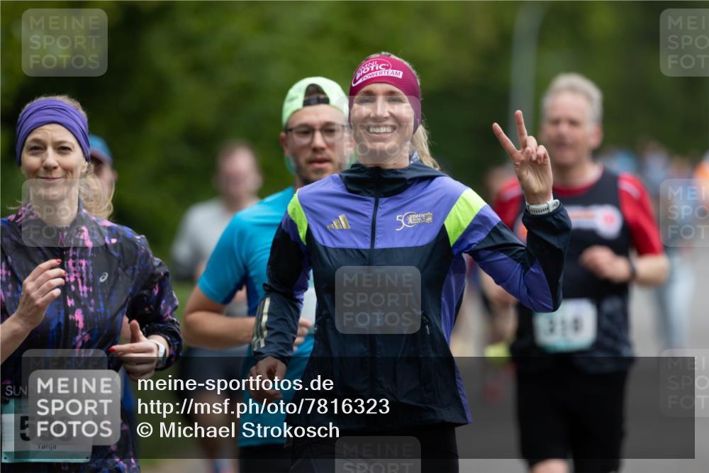 04.05.2025 - 8. Wedeler Halbmarathon Michael Strokosch http://msf.ph/oto/7816323 04.05.2025 10:49:36 Laufen 16, 590, 5, 310 meine-sportfotos.de