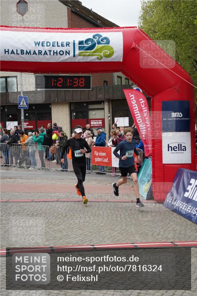 04.05.2025 - 8. Wedeler Halbmarathon Felixshl http://msf.ph/oto/7816324 04.05.2025 11:21:37 Ziel 332, 368, 370, 1088 meine-sportfotos.de