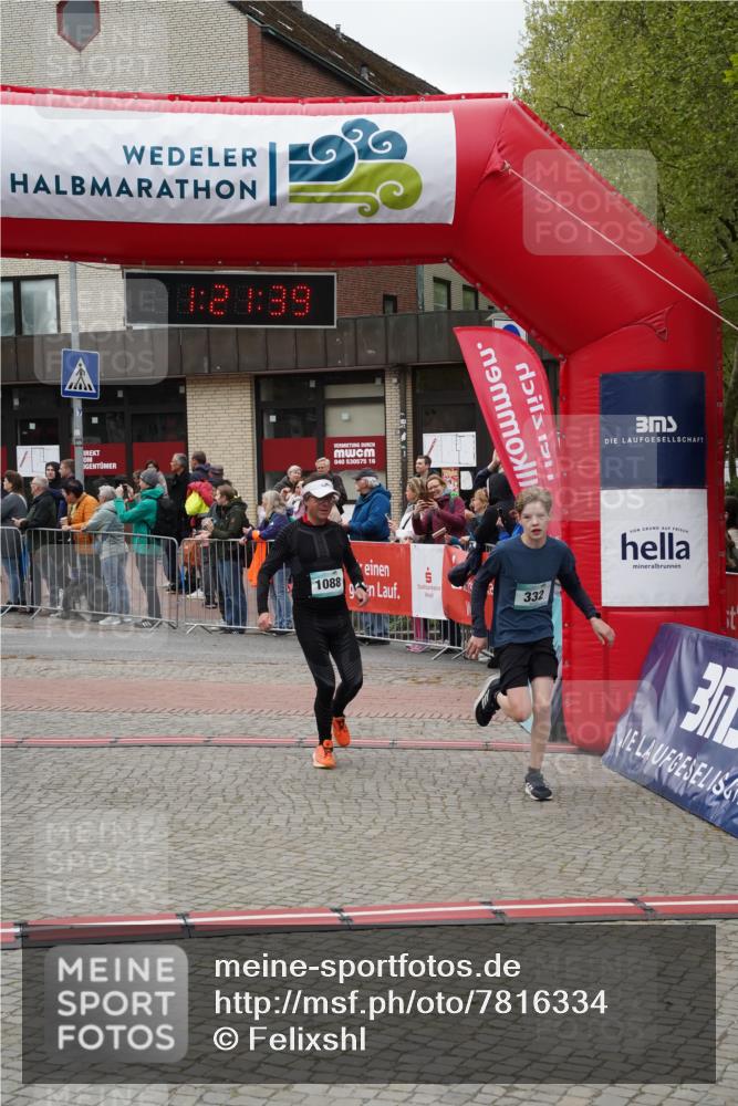04.05.2025 - 8. Wedeler Halbmarathon Felixshl http://msf.ph/oto/7816334 04.05.2025 11:21:37 Ziel 332, 368, 370, 1088 meine-sportfotos.de