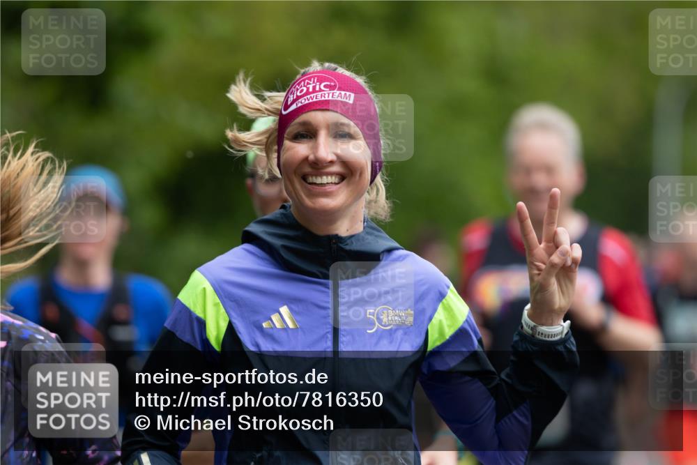 04.05.2025 - 8. Wedeler Halbmarathon Michael Strokosch http://msf.ph/oto/7816350 04.05.2025 10:49:38 Laufen 50 meine-sportfotos.de